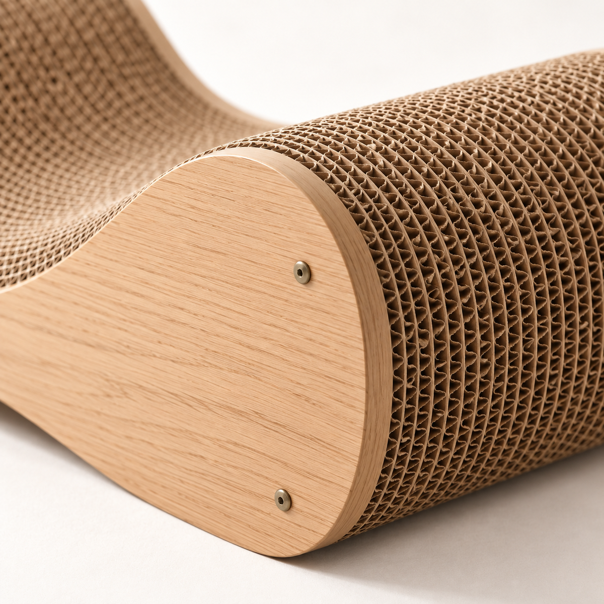 Halo Scratch & Lounge — detail